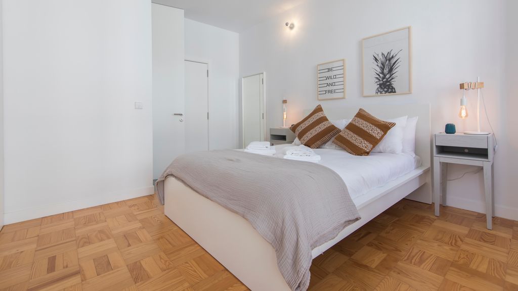 Wide & Bright 4 Families by LovelyStay