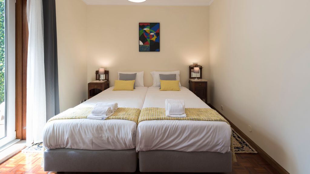 Heritage Collection House w/ 4BR by LovelyStay