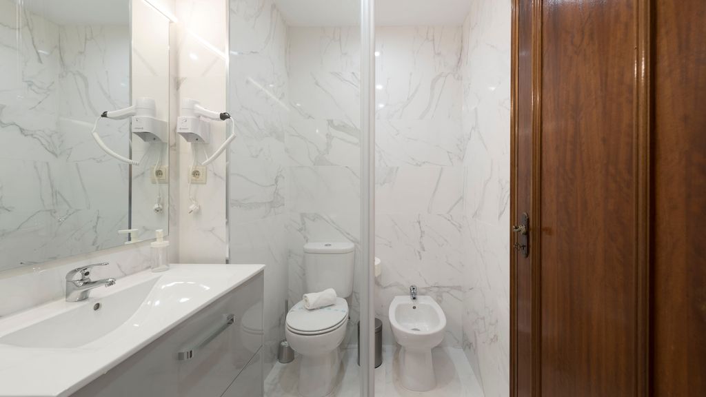 Heritage Collection House w/ 4BR by LovelyStay