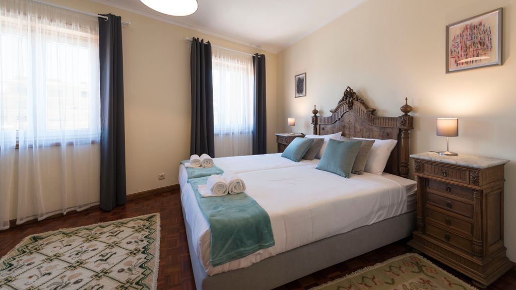 Heritage Collection House w/ 4BR by LovelyStay