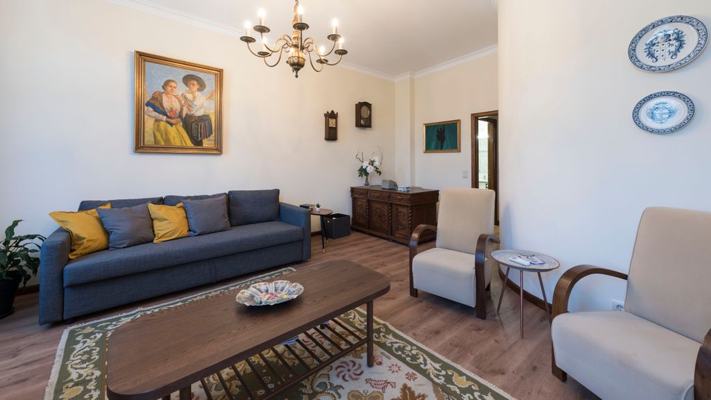 Heritage Collection House w/ 4BR by LovelyStay