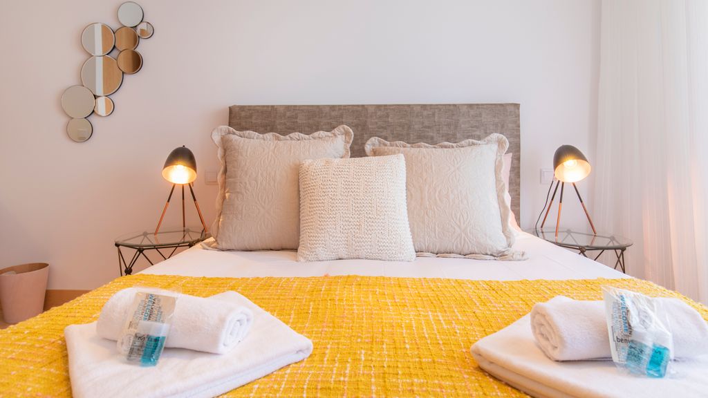 Sunshine Residence in Graça by LovelyStay