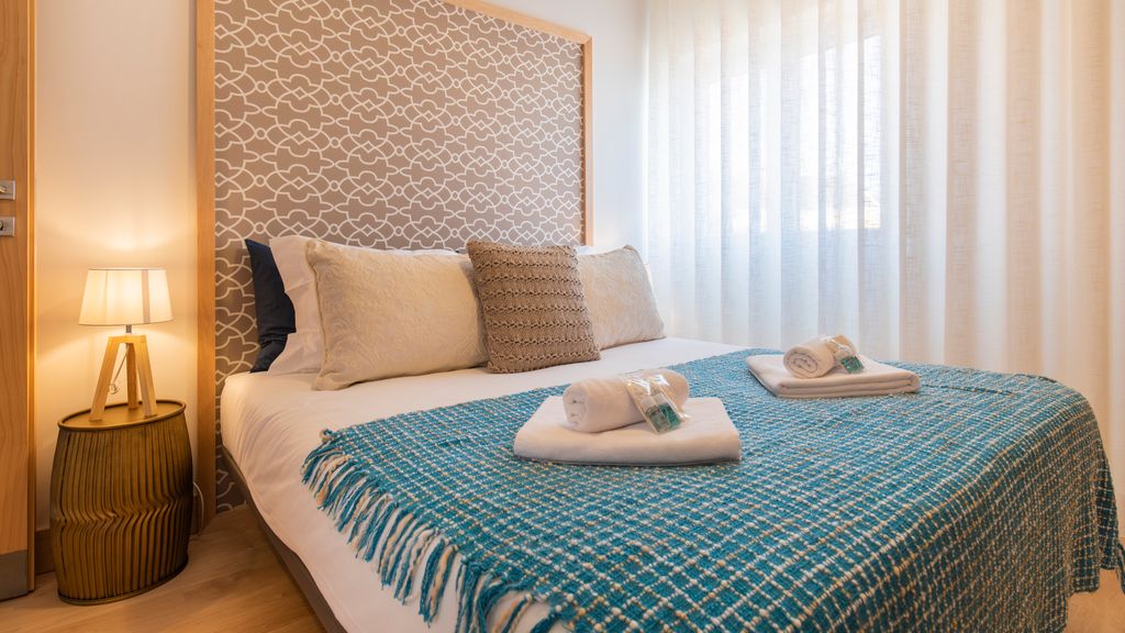 Sunshine Residence in Graça by LovelyStay
