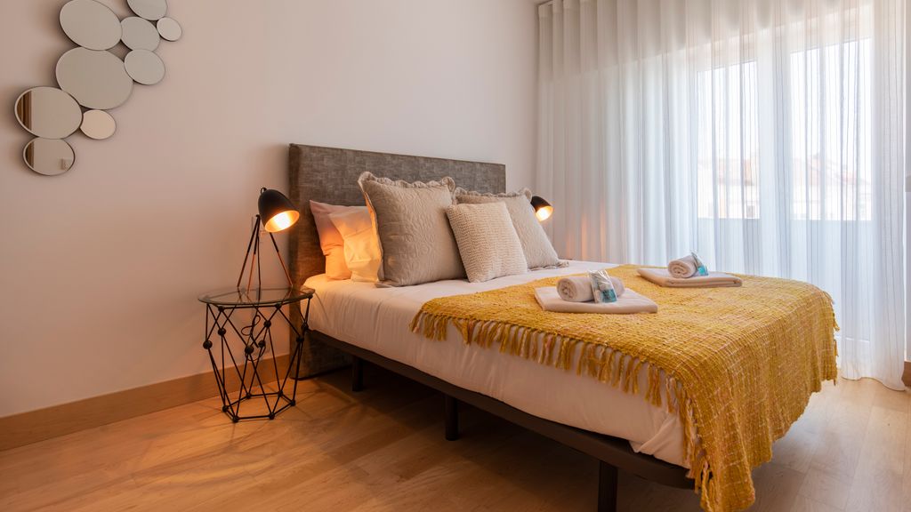 Sunshine Residence in Graça by LovelyStay
