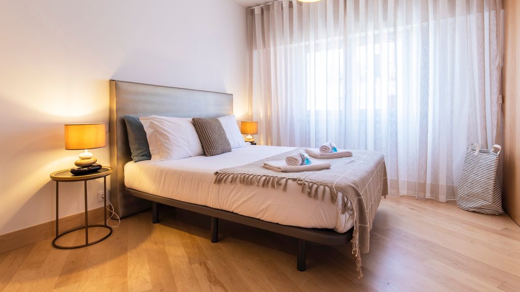 Sunshine Residence in Graça by LovelyStay