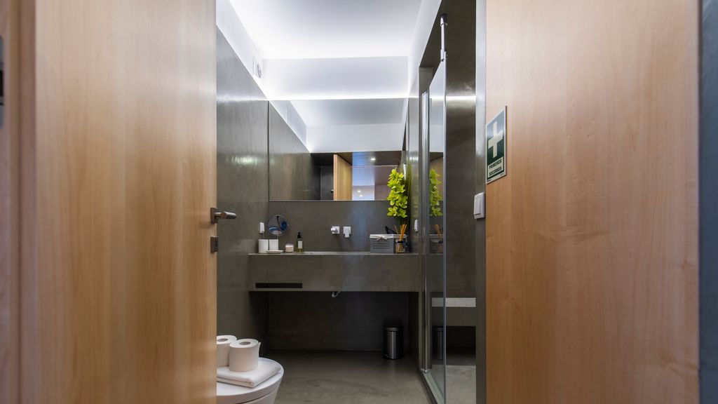 Sunshine Residence in Graça by LovelyStay