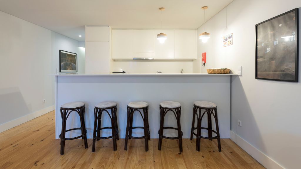 Porto Hidden Living W/ Backyard by LovelyStay