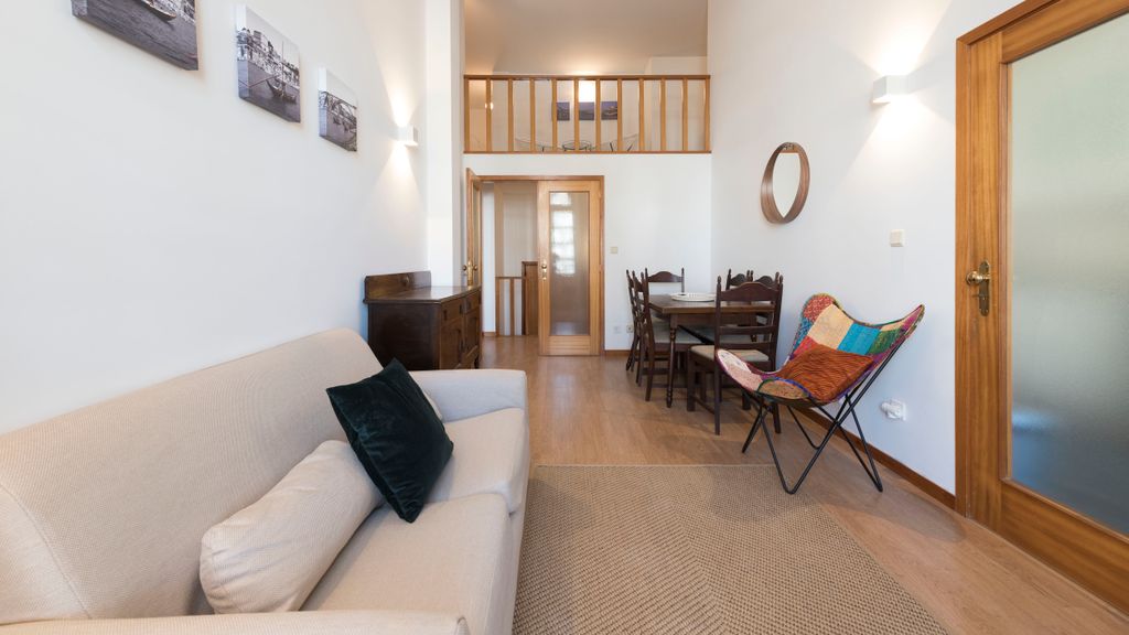 Porto Getaway Duplex - Free Parking by LovelyStay