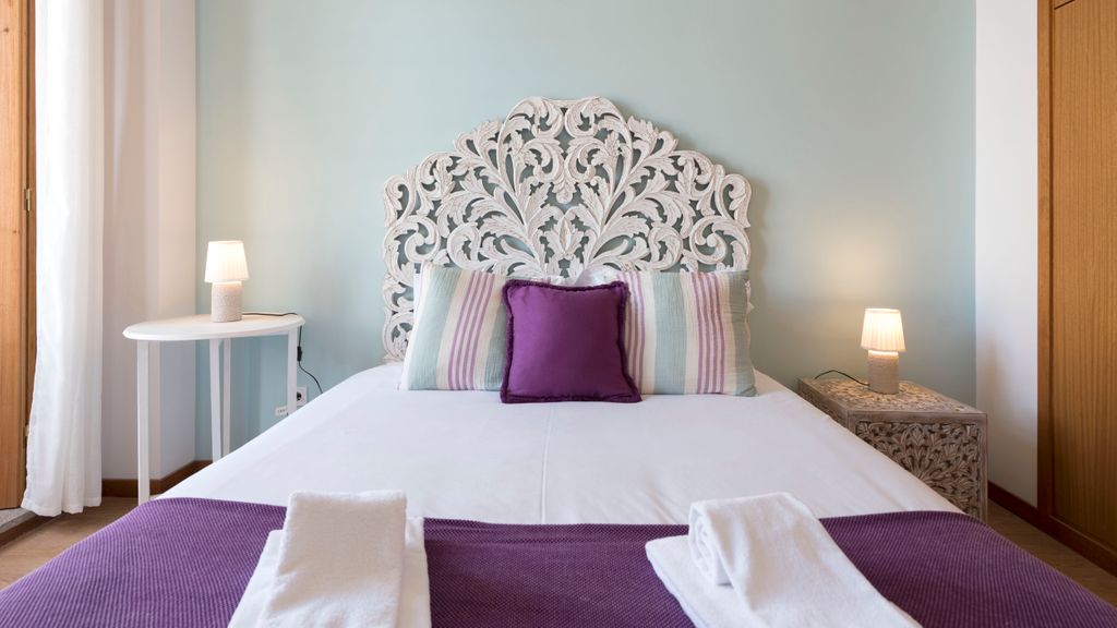 Porto Getaway Duplex - Free Parking by LovelyStay