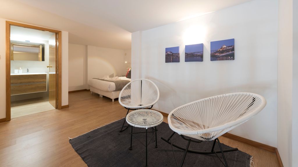 Porto Getaway Duplex - Free Parking by LovelyStay