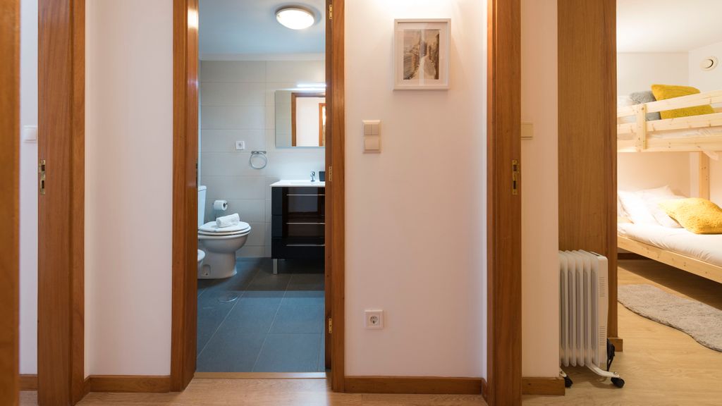 Porto Getaway Duplex - Free Parking by LovelyStay