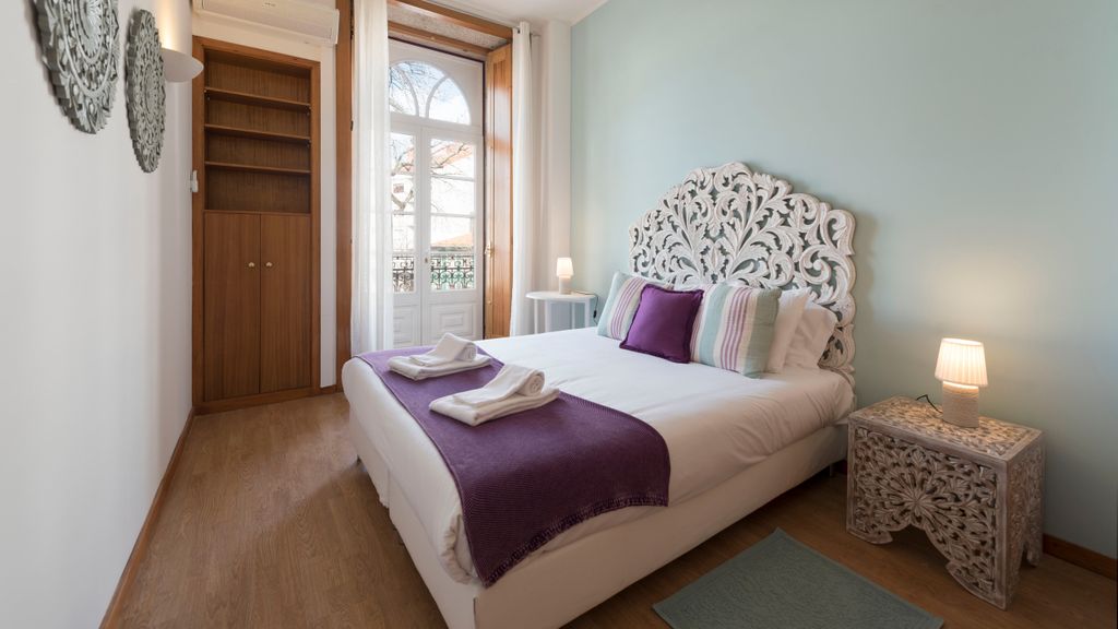 Porto Getaway Duplex - Free Parking by LovelyStay