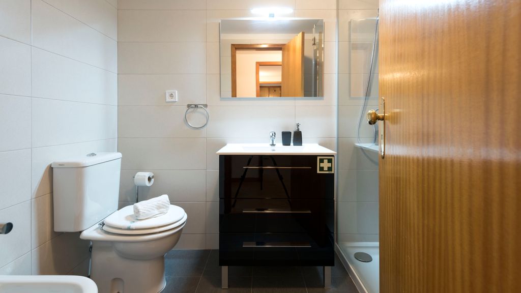 Porto Getaway Duplex - Free Parking by LovelyStay