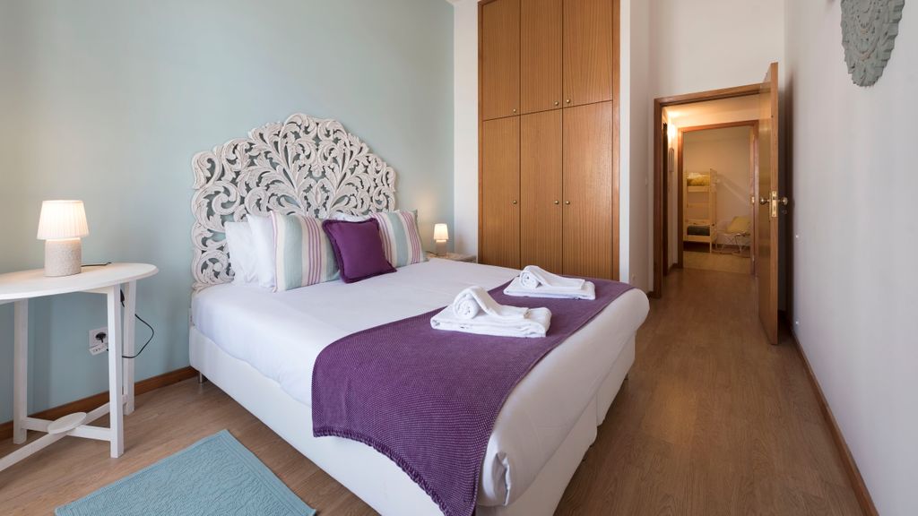 Porto Getaway Duplex - Free Parking by LovelyStay