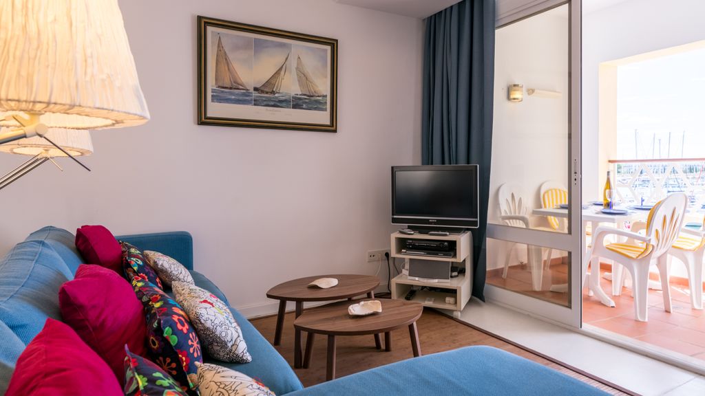 Marina 2BD Duplex by LovelyStay