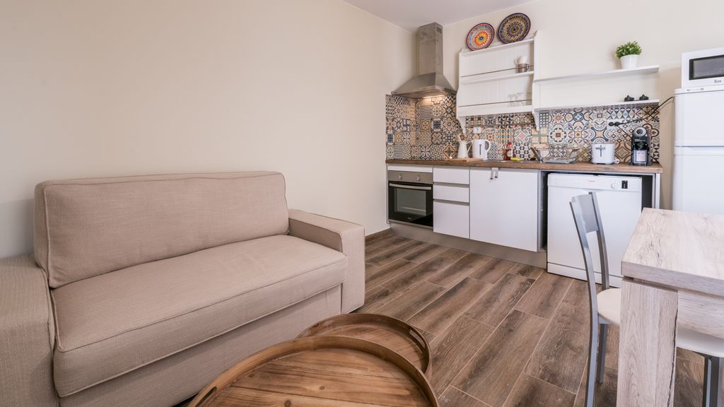 Sweet Escape I w/ Terrace by LovelyStay