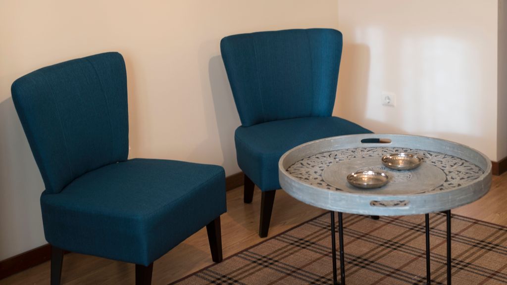 Downtown Homey Flat w/ Free Parking by LovelyStay