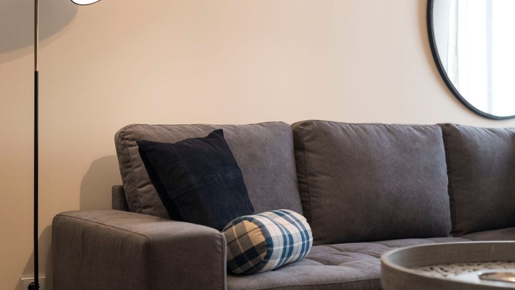 Downtown Homey Flat w/ Free Parking by LovelyStay