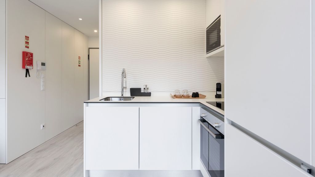 Modern Loft w/Gym & Parking near CBD by LovelyStay