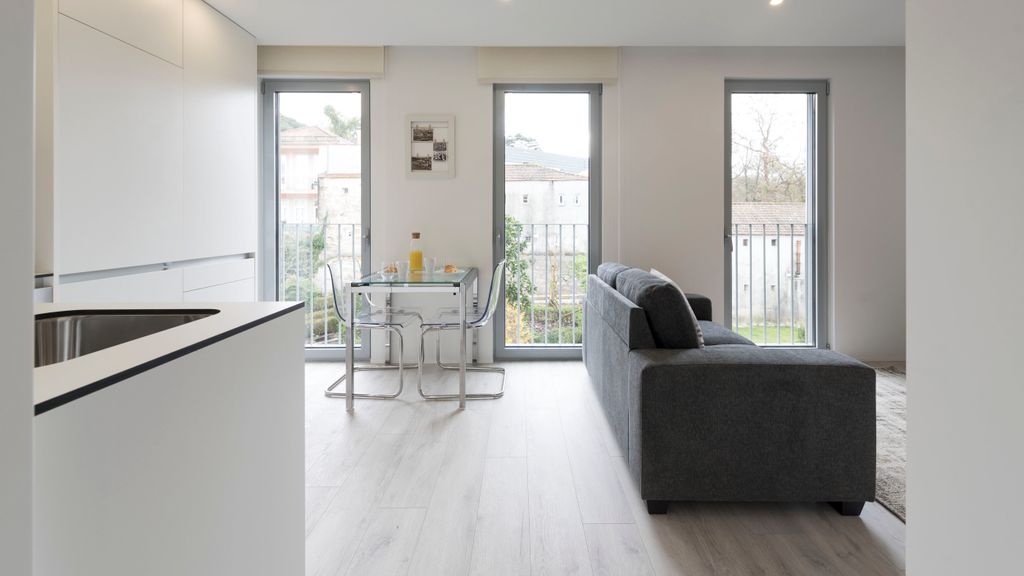 Modern Loft w/Gym & Parking near CBD by LovelyStay
