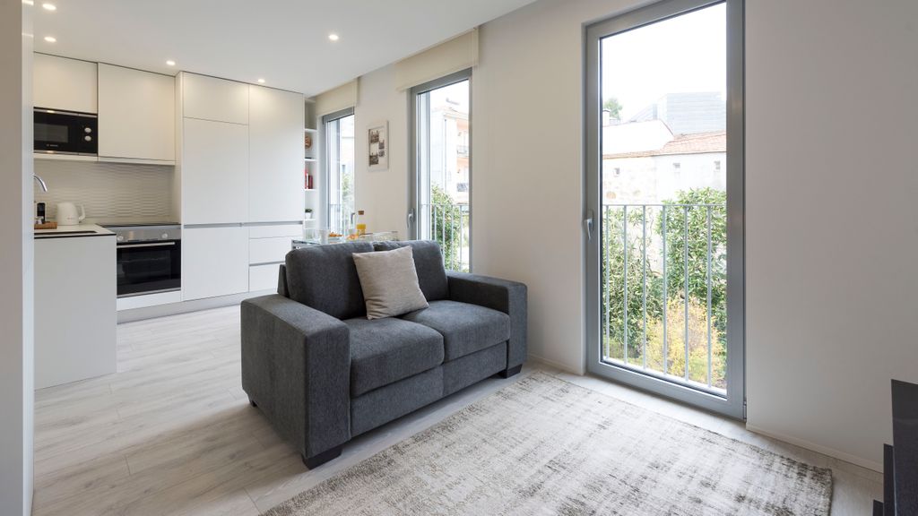 Modern Loft w/Gym & Parking near CBD by LovelyStay