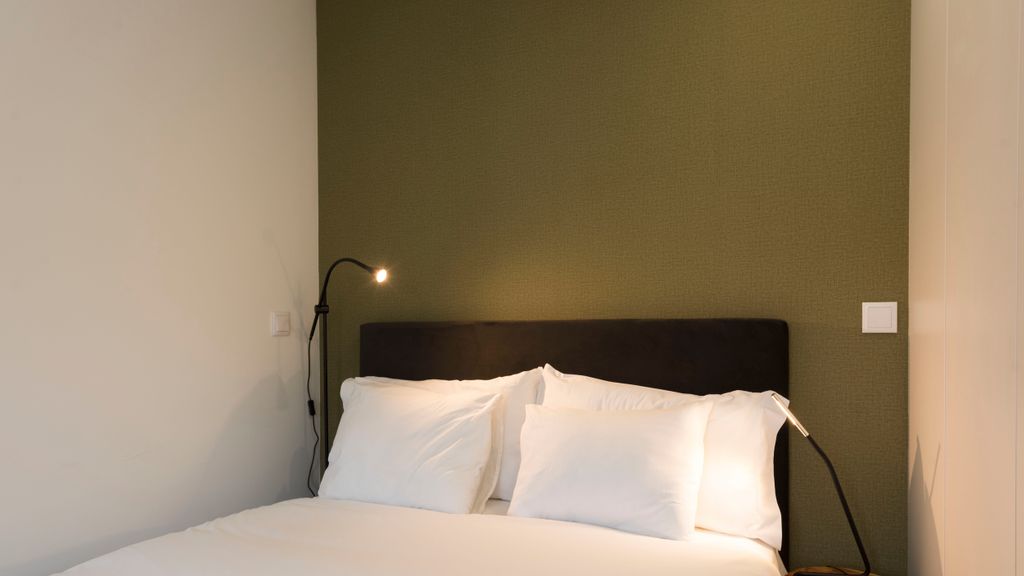 Modern Loft w/Gym & Parking near CBD by LovelyStay
