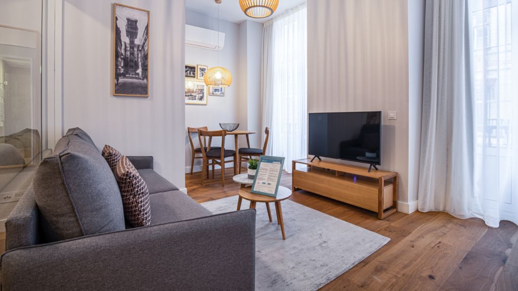 Upscale & Trendy flat in the Center by LovelyStay