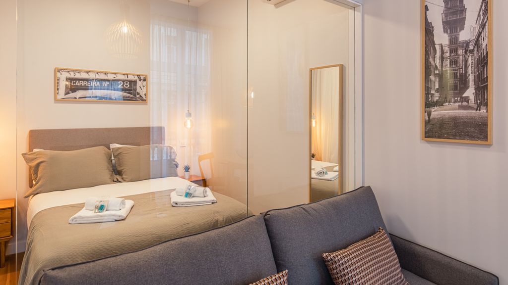 Upscale & Trendy flat in the Center by LovelyStay