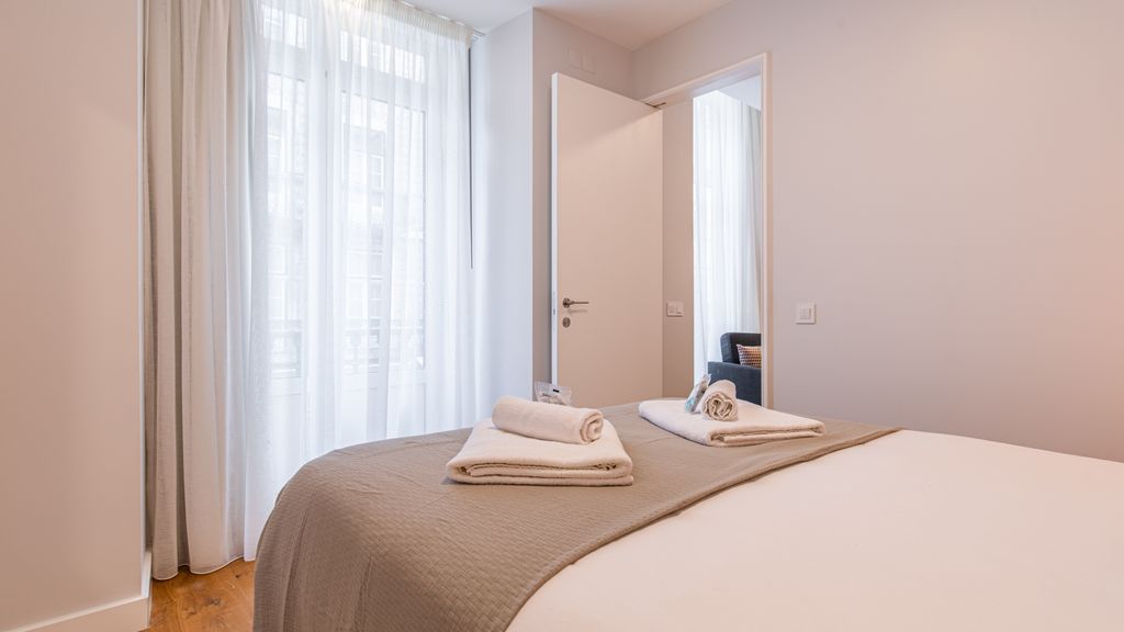 Upscale & Modern 2BDR Apartment by LovelyStay