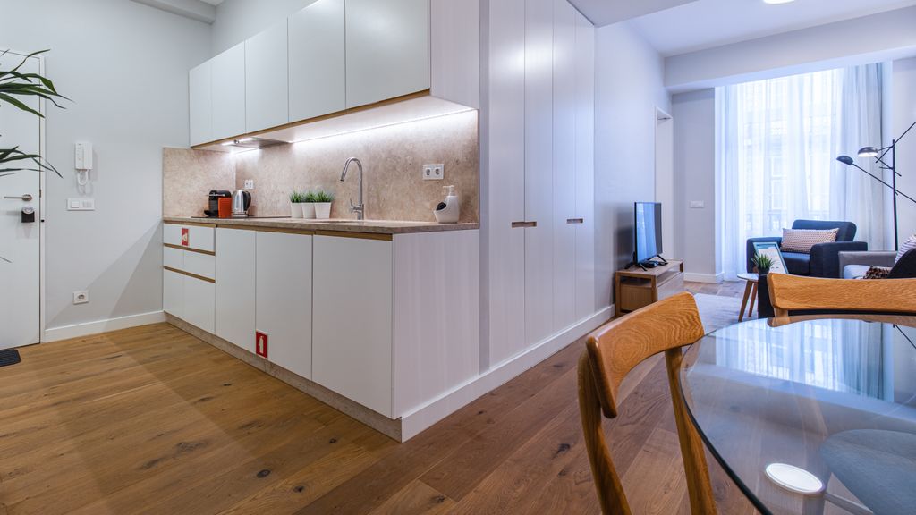 Upscale & Modern 2BDR Apartment by LovelyStay