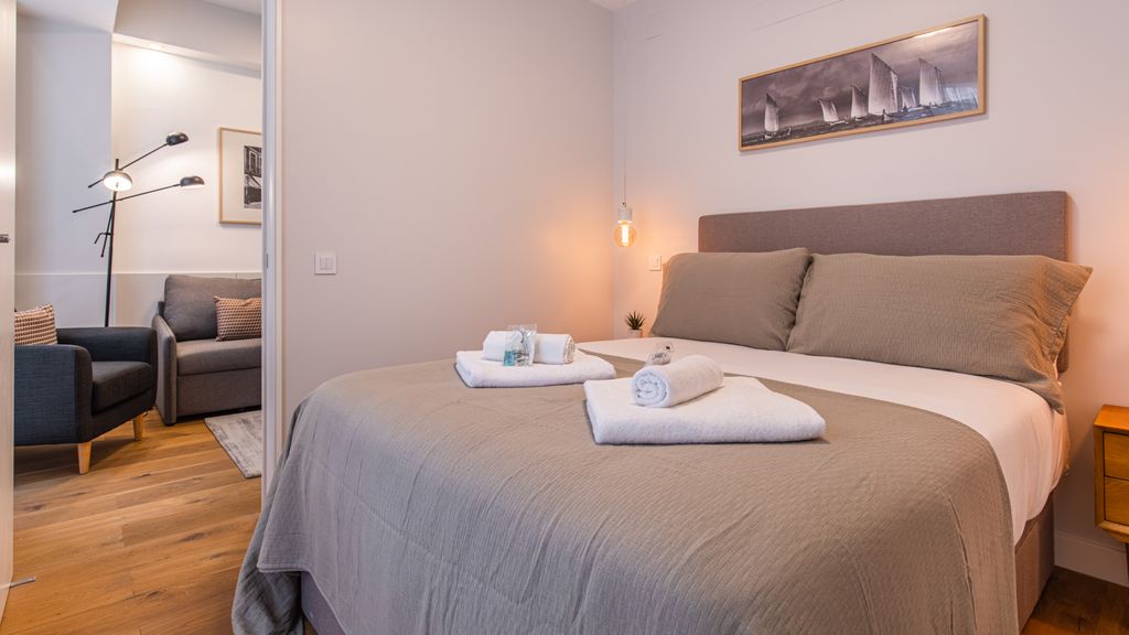 Upscale & Modern 2BDR Apartment by LovelyStay