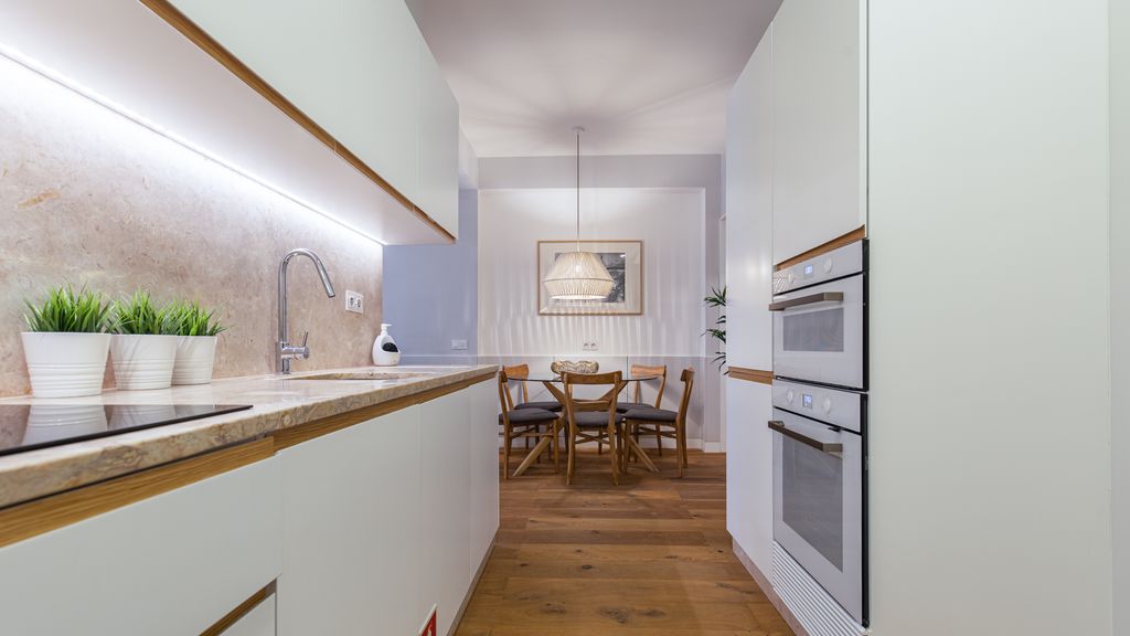 Upscale & Modern 2BDR Apartment by LovelyStay