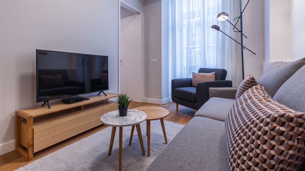 Upscale & Modern 2BDR Apartment by LovelyStay