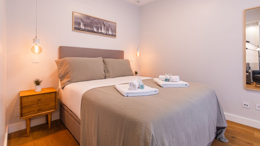 Upscale & Modern 2BDR Apartment by LovelyStay