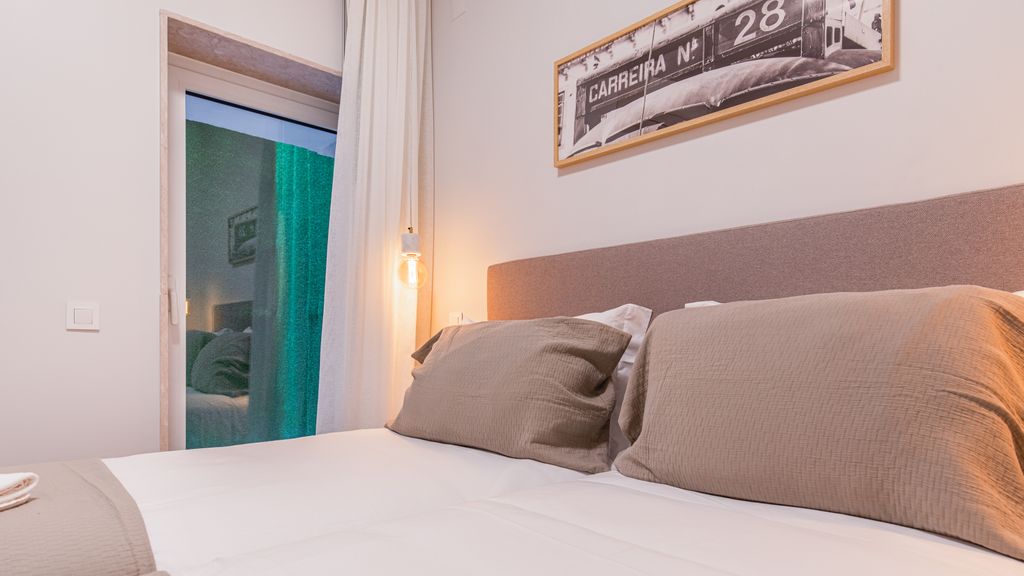 Upscale & Modern 2BDR Apartment by LovelyStay