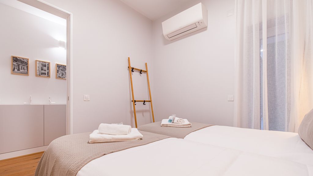 Upscale & Modern 2BDR Apartment by LovelyStay
