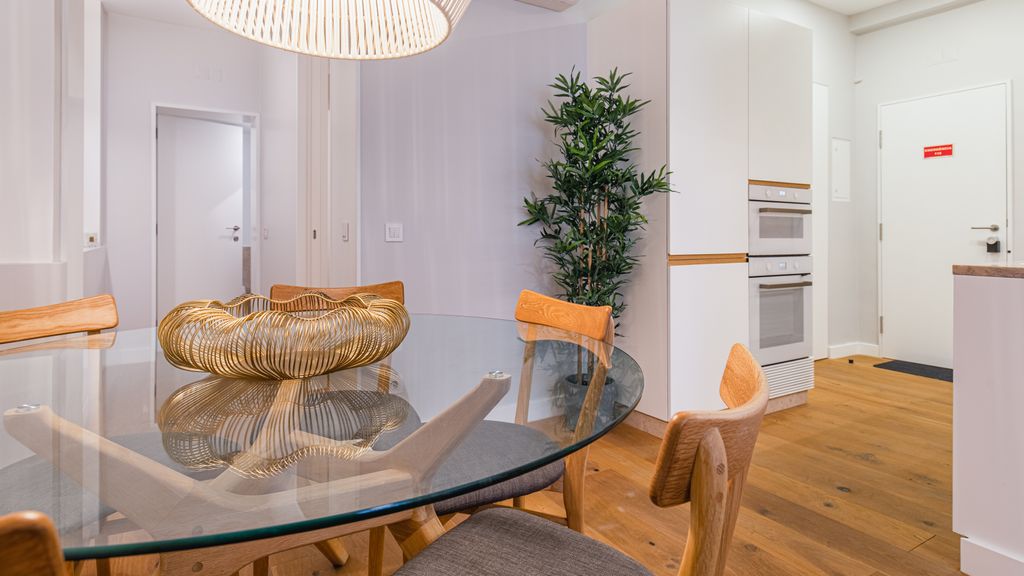 Upscale & Modern 2BDR Apartment by LovelyStay