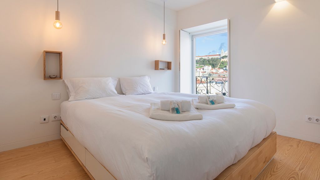 Lisbon Home With Castle View by LovelyStay