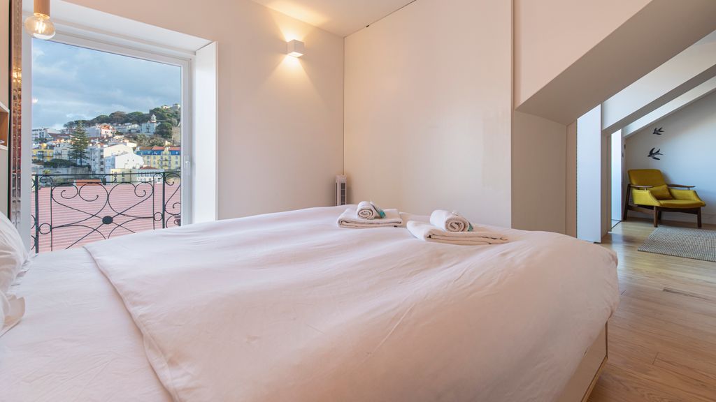 Lisbon Home With Castle View by LovelyStay