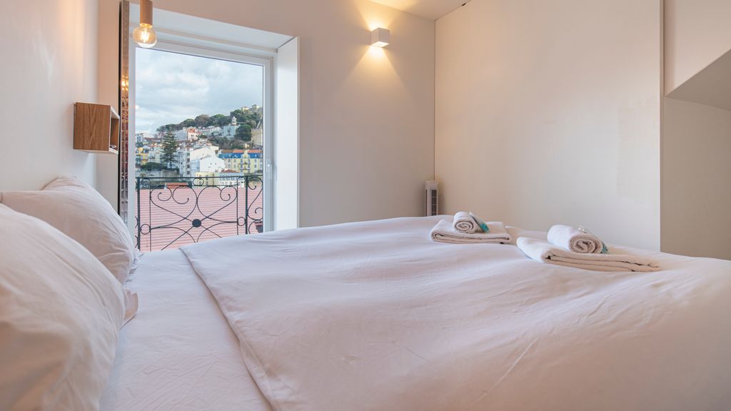 Lisbon Home With Castle View by LovelyStay