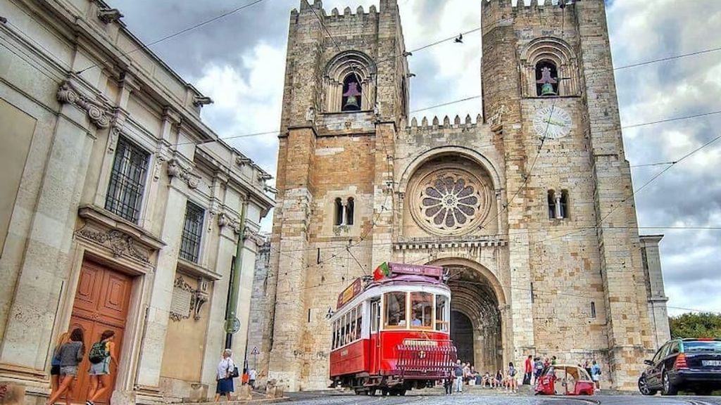 Typical Bairro Alto Apartment Lisbon