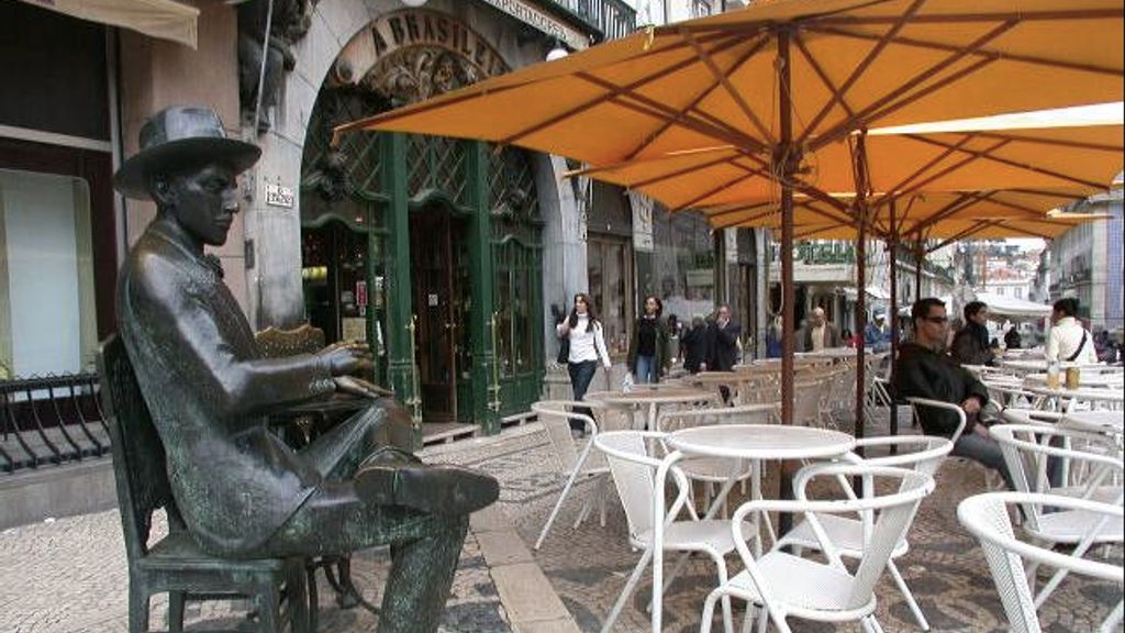 Typical Bairro Alto Apartment Lisbon
