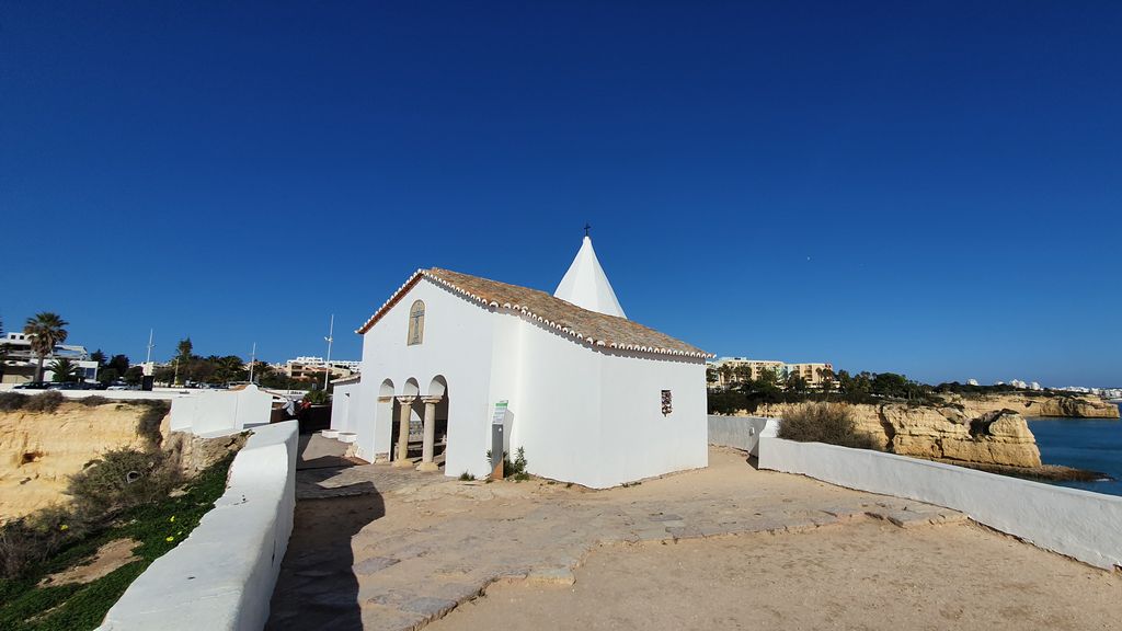 The Algarvean Oasis with pool by LovelyStay
