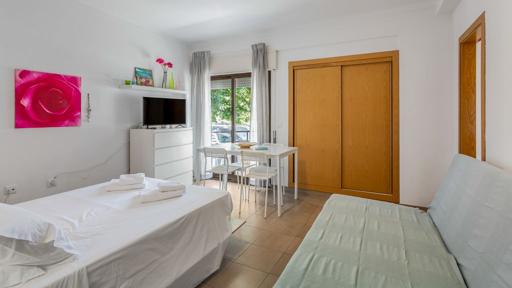 Sweet Algarvian Escape by LovelyStay