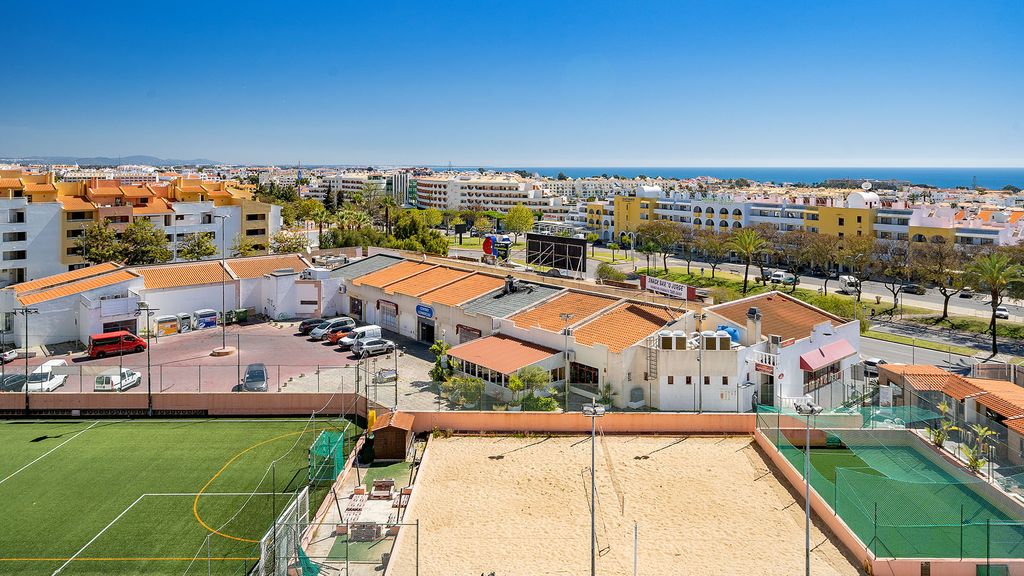 Bela Vista 3BDR Penthouse w/ Pool by LovelyStay