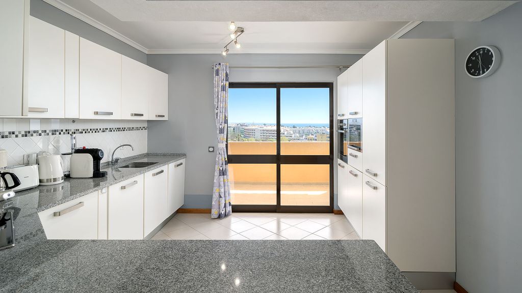 Bela Vista 3BDR Penthouse w/ Pool by LovelyStay