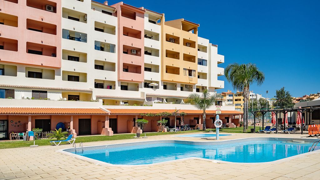 Bela Vista 3BDR Penthouse w/ Pool by LovelyStay
