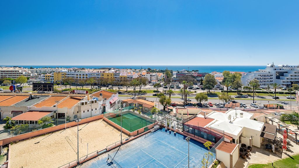 Bela Vista 3BDR Penthouse w/ Pool by LovelyStay