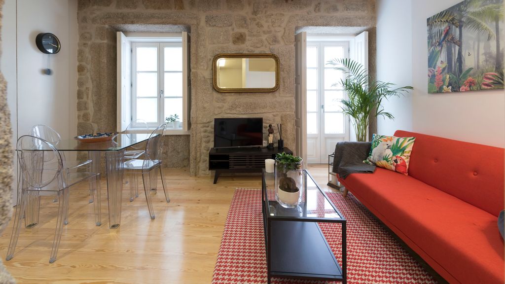 Modern Vitoria Getaway by LovelyStay