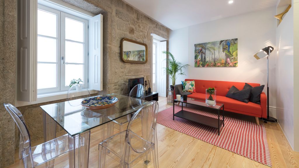 Modern Vitoria Getaway by LovelyStay